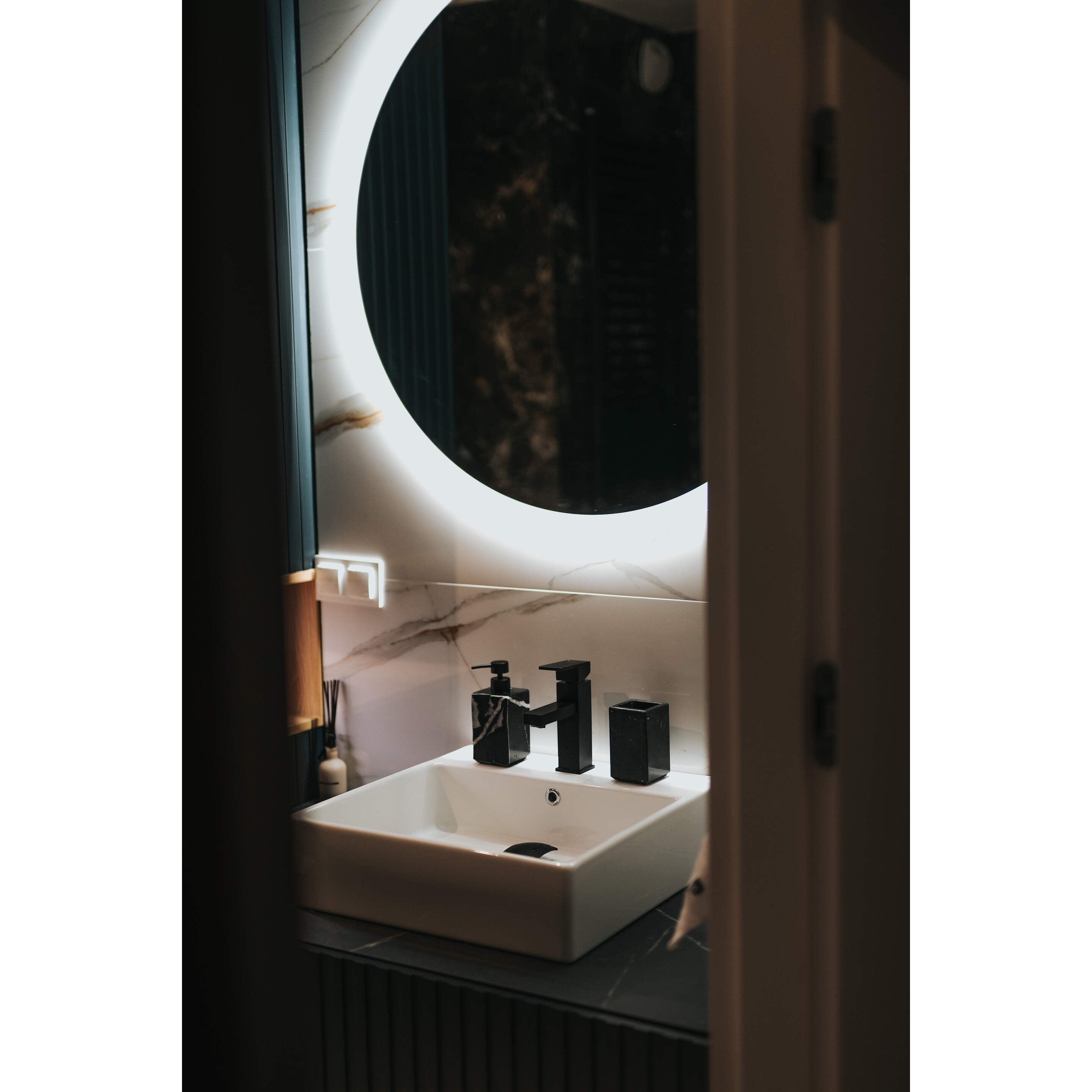 Umywalka ceramiczna nablatowa - 50x50 cm Deante Temisto CDT_6U5S 23