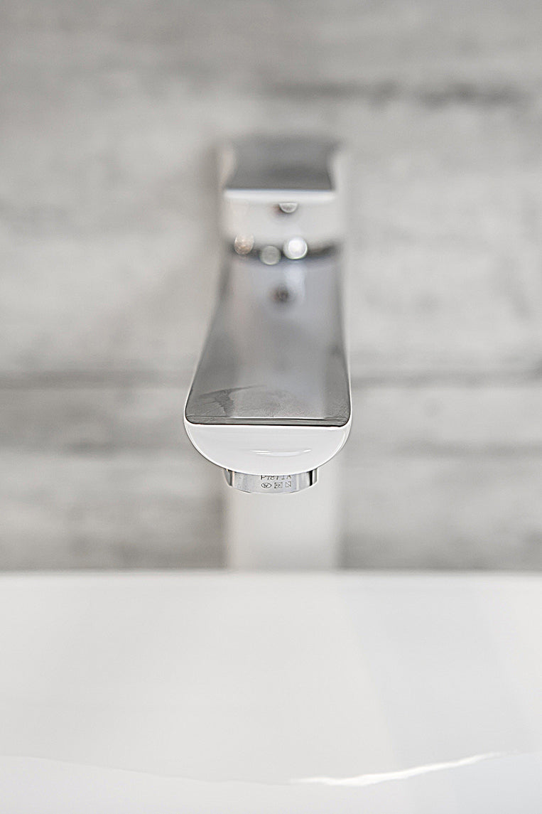 Bateria umywalkowa stojąca nablatowa Laveo Raila