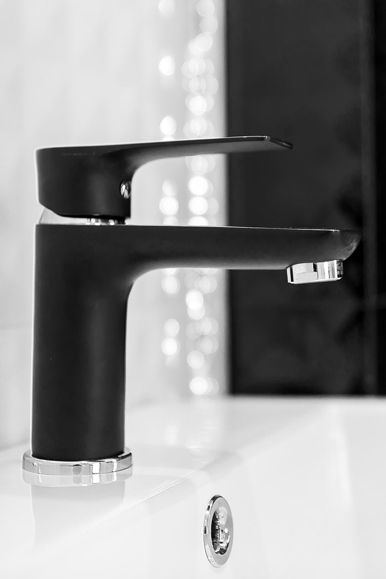 Bateria umywalkowa stojąca z korkiem Laveo Raila