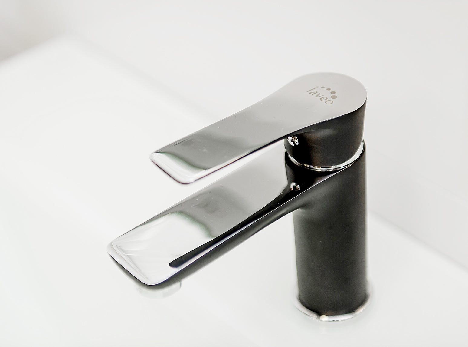 Bateria umywalkowa stojąca z korkiem Laveo Raila